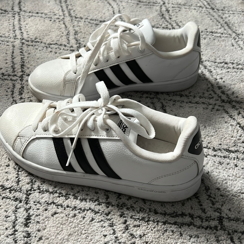 Woman’s size 8 Adidas grand court - cloudfoam memory footbed